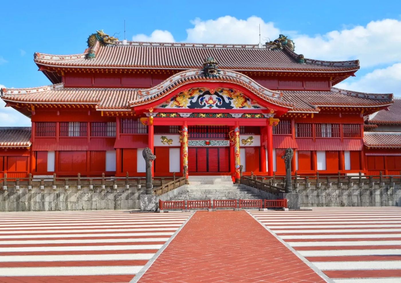 2019年の火災の前に撮影された首里城正殿の正面